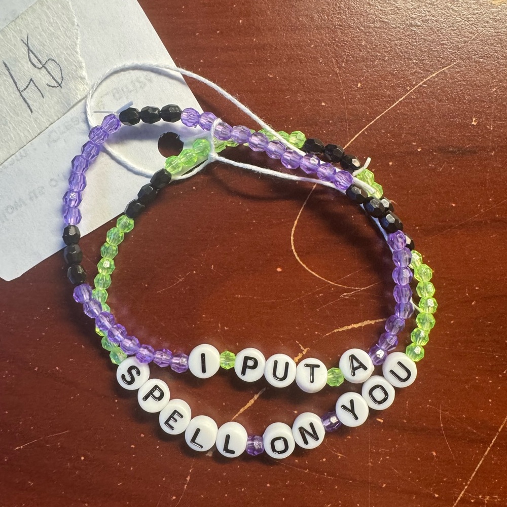 Hocus-pocus I put a spell on you bracelet